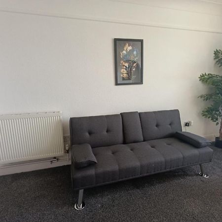 Open Mind Property - Southsea With Free Parking Портсмът Екстериор снимка